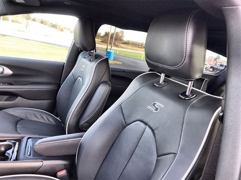 New 2026 Chrysler Pacifica Limited image 11