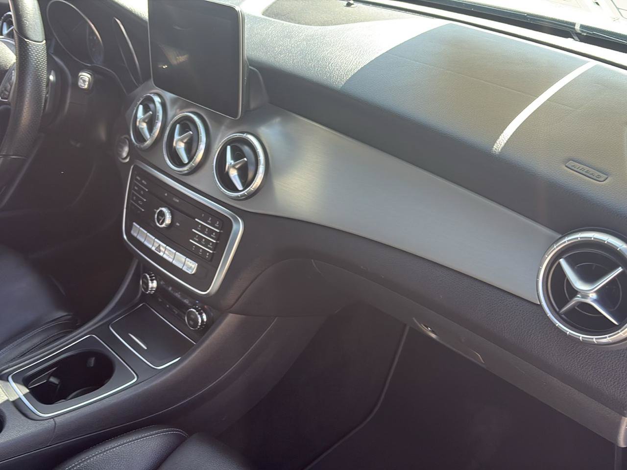 Used 2017 Mercedes-Benz CLA 250 image 17
