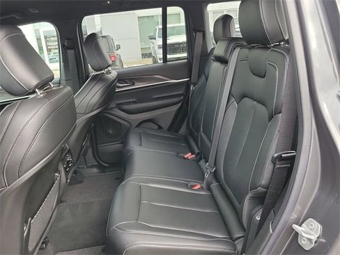 New 2025 Jeep Grand Cherokee Limited w/ Trailer Tow Package image 23