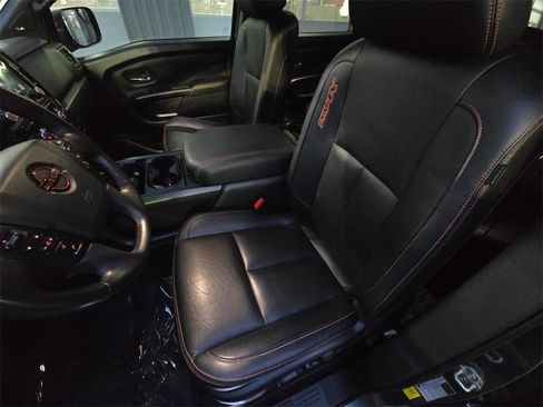 Used 2023 Nissan Titan PRO-4X w/ Pro-4x Convenience Package image 15