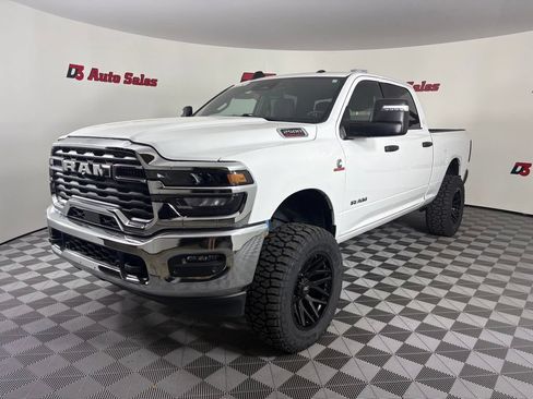 Used 2025 RAM 2500 Big Horn AWD/4WD image 2