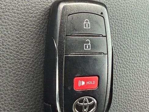 Used 2025 Toyota Tacoma SR AWD/4WD image 42