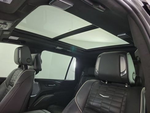 Used 2023 Cadillac Escalade Sport Platinum AWD/4WD image 18