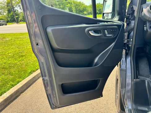 Used 2024 Mercedes-Benz Sprinter 2500 image 13