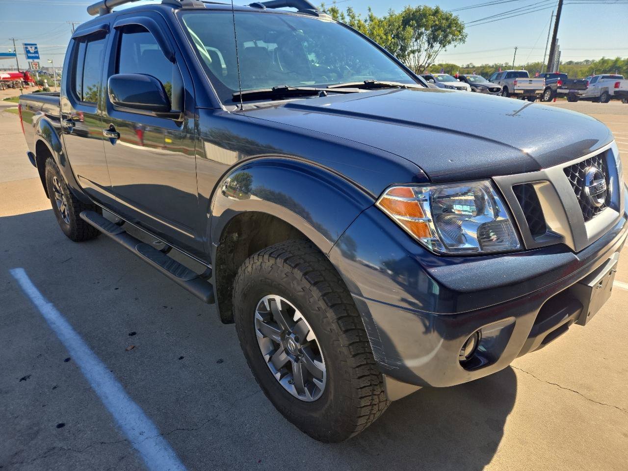 Used 2017 Nissan Frontier PRO-4X w/ Pro-4x Luxury Package AWD/4WD image 3