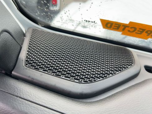 Used 2023 Jeep Gladiator Sport image 21