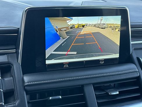 Used 2023 GMC Yukon XL SLT image 27