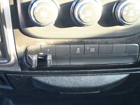 Used 2018 RAM 2500 Tradesman w/ Chrome Appearance Group image 26