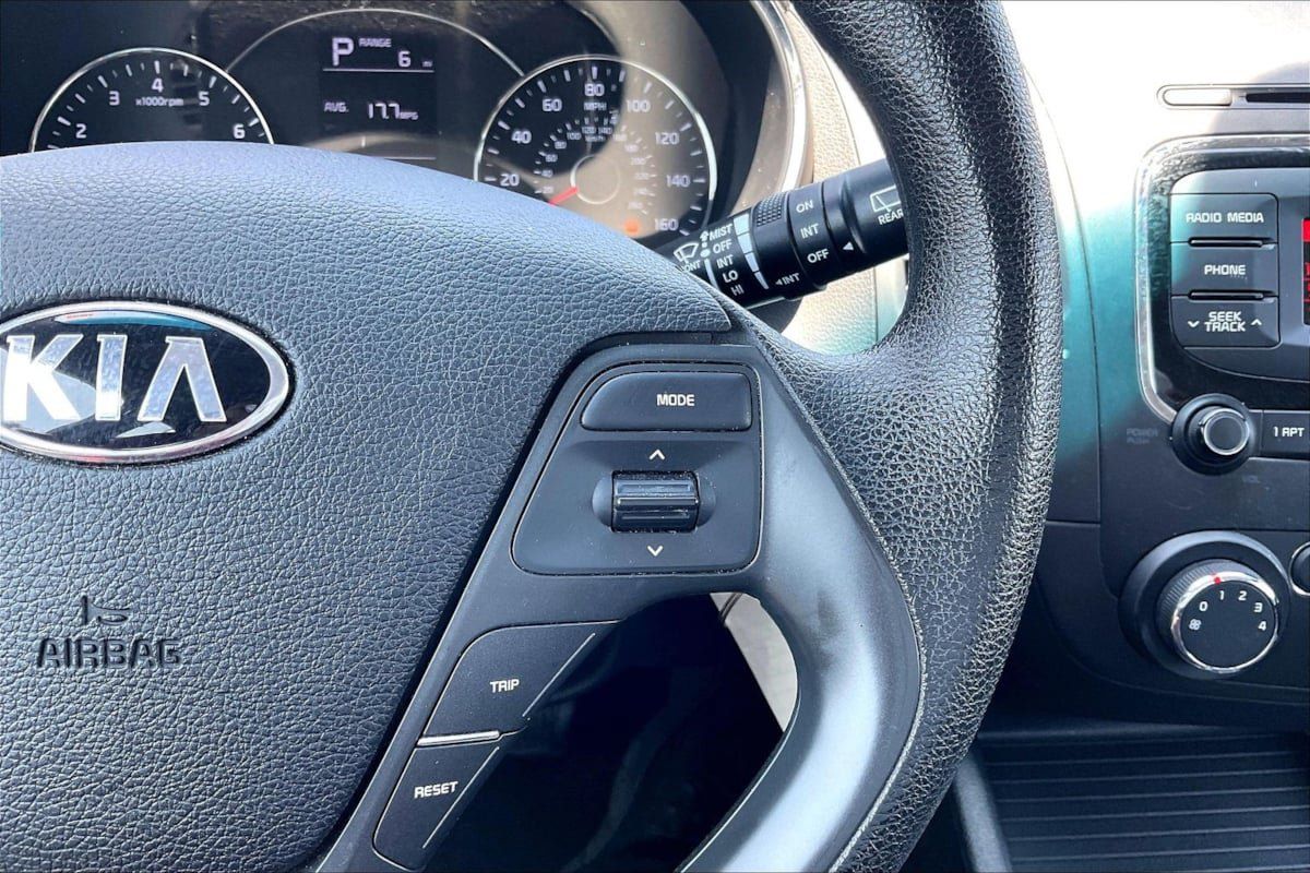 Used 2017 Kia Forte LX FWD image 19