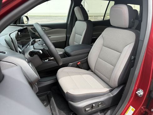 New 2026 Chevrolet Traverse LT w/ Driver Confidence Package AWD/4WD image 12