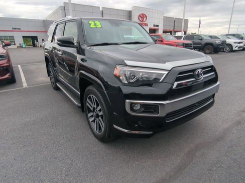 Used 2023 Toyota 4Runner Limited AWD/4WD image 2