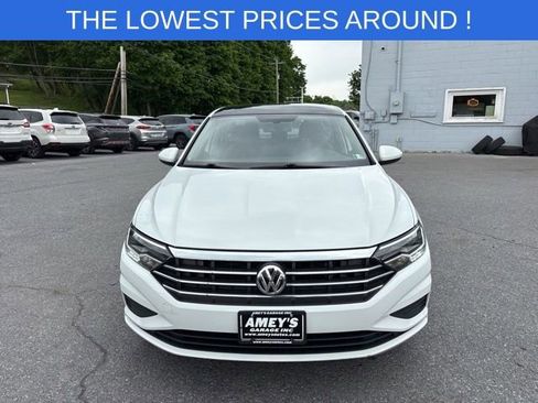 Used 2019 Volkswagen Jetta SE FWD image 2