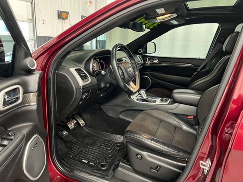 Used 2019 Jeep Grand Cherokee SRT w/ Trailer Tow Group IV AWD/4WD image 7
