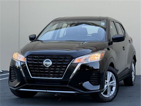 Used 2021 Nissan Kicks S image 42