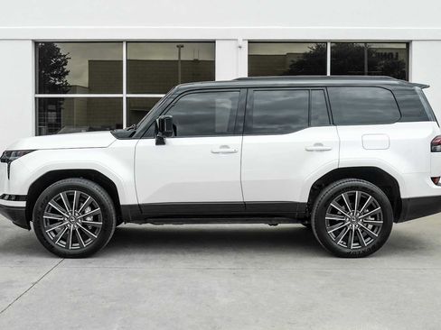 Used 2025 Lexus GX 550 w/ Accessory Package (Z1) AWD/4WD image 12