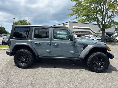 Used 2024 Jeep Wrangler Unlimited AWD/4WD image 17