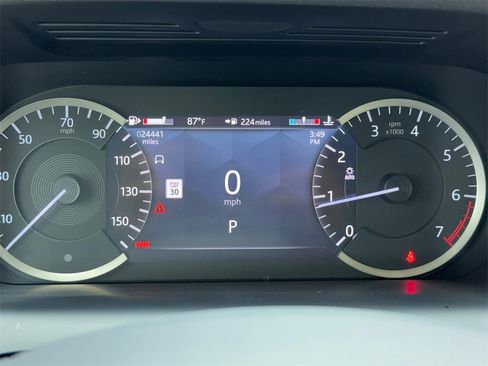 Used 2023 Land Rover Discovery Sport SE image 21