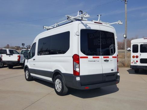 Used 2017 Ford Transit 150 XLT image 9