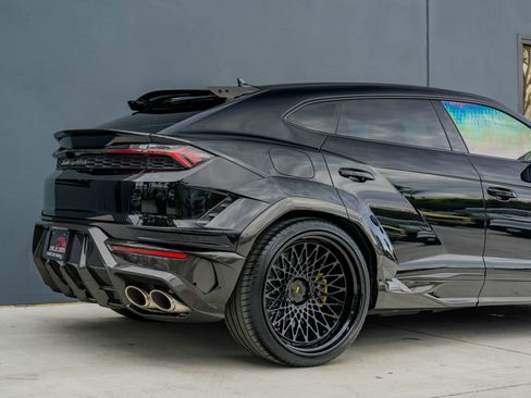 Used 2025 Lamborghini Urus SE image 41