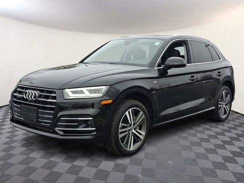 Used 2020 Audi Q5 e Prestige w/ Prestige Package image 3