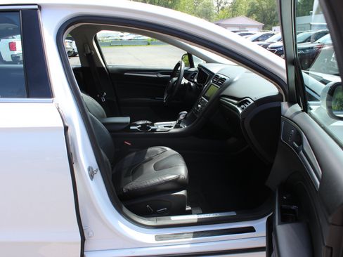 Used 2014 Ford Fusion Titanium FWD image 35
