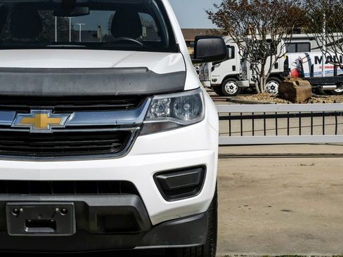 Used 2019 Chevrolet Colorado W/T RWD image 38