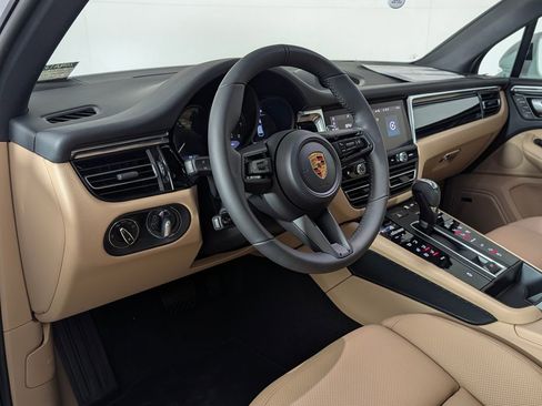 New 2026 Porsche Macan image 4
