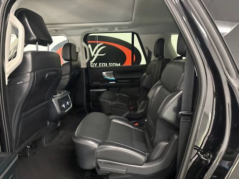 Used 2025 Ford Expedition Max Platinum AWD/4WD image 12