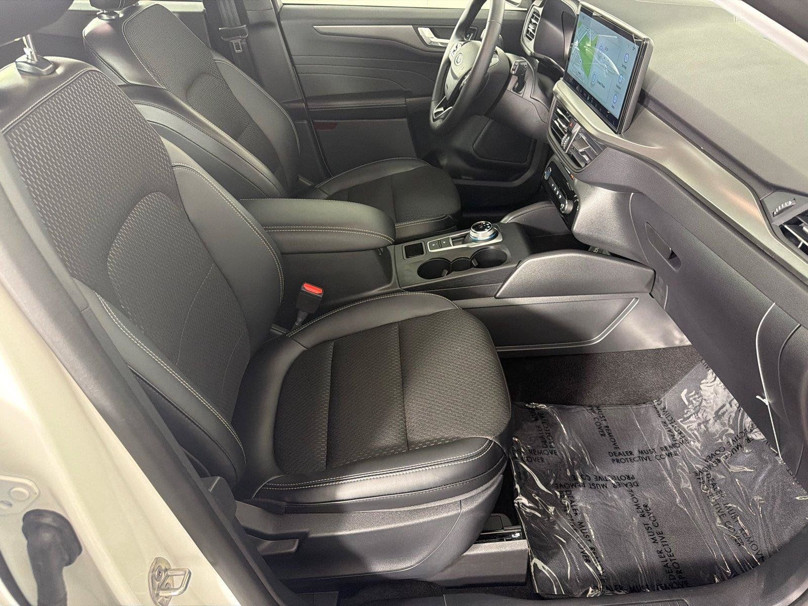 Used 2025 Ford Escape SE FWD image 13