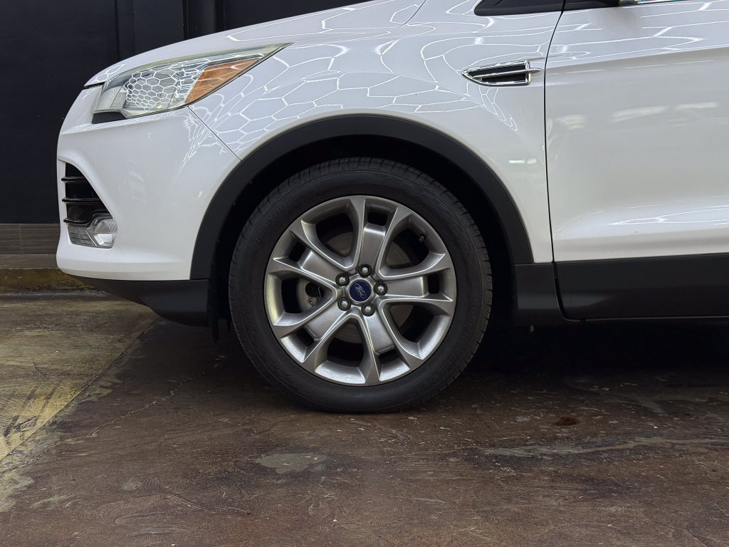 Used 2016 Ford Escape Titanium FWD image 4