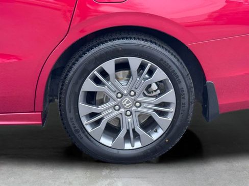 Certified 2025 Honda Odyssey Touring image 9