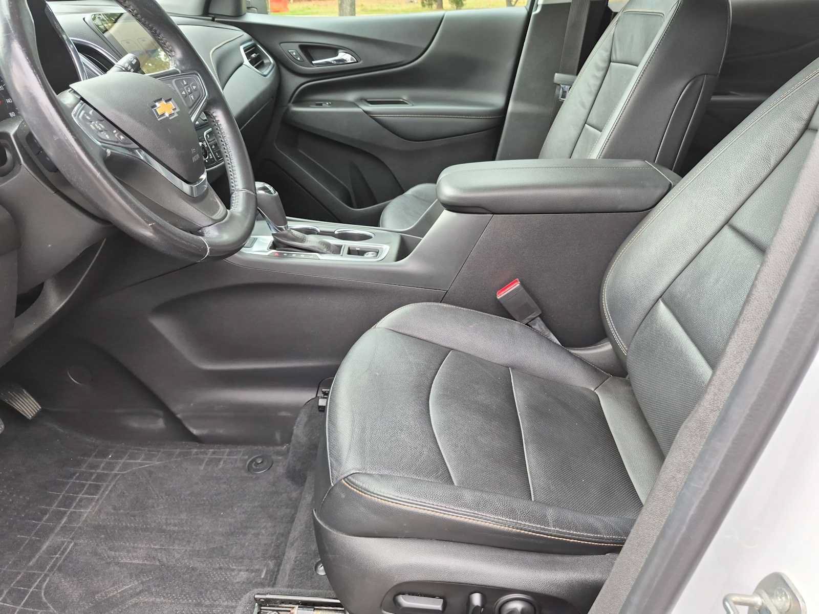 Used 2021 Chevrolet Equinox Premier w/ LPO, Floor Liner Package AWD/4WD image 16