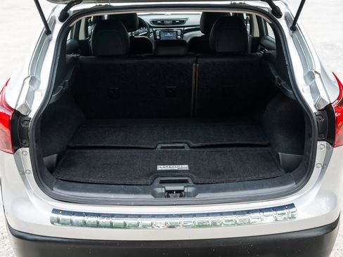Used 2017 Nissan Rogue Sport SL FWD image 8