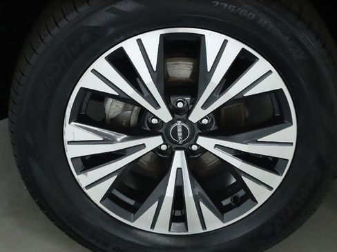 Certified 2023 Nissan Rogue SV AWD/4WD image 40