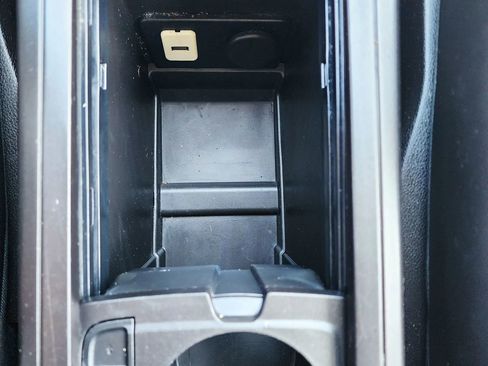 Used 2014 Chevrolet Captiva Sport LT w/ Convenience Package image 27