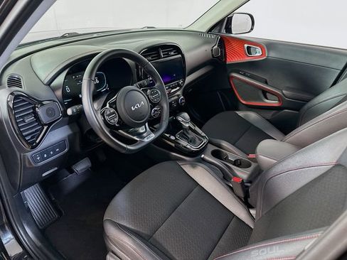 Used 2023 Kia Soul GT-Line FWD image 11