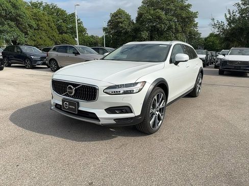 New 2025 Volvo V90 B6 Cross Country Ultra w/ Protection Package Premier image 2