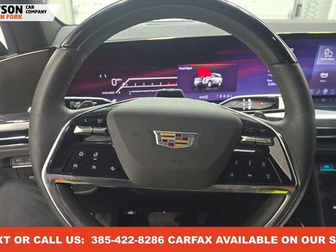 Used 2025 Cadillac Escalade ESV Sport image 6