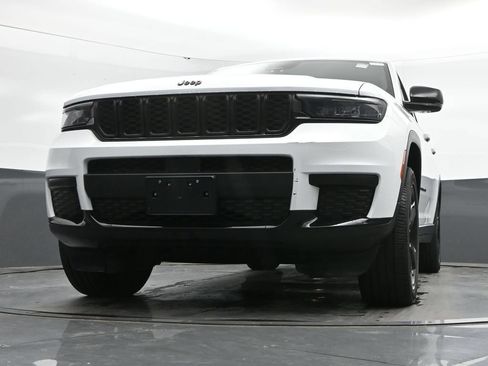 Used 2023 Jeep Grand Cherokee L Laredo AWD/4WD image 26