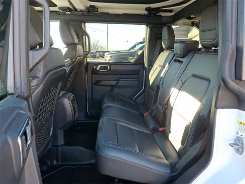 Certified 2025 Ford Bronco Badlands image 10