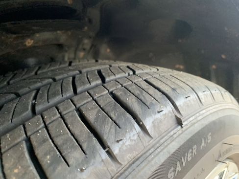 Used 2025 Lexus ES 300h w/ Luxury Package image 12