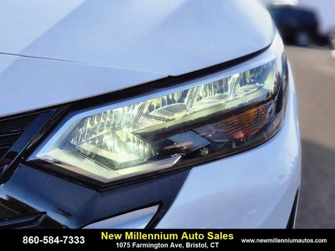 Used 2025 Nissan Sentra SR image 10