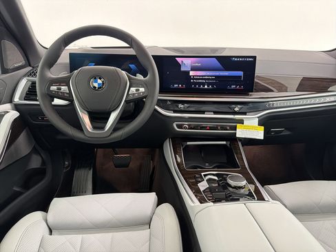 New 2026 BMW X5 xDrive40i w/ Climate Comfort Package image 24