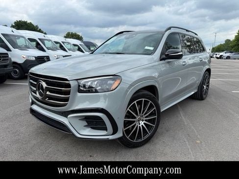 Used 2025 Mercedes-Benz GLS 450 4MATIC image 1