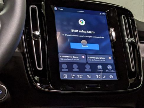 New 2026 Volvo XC40 B5 Plus w/ Climate Package image 16