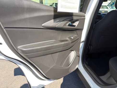 Used 2023 Chevrolet TrailBlazer LS FWD image 18