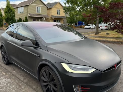 Used 2018 Tesla Model X 100D AWD/4WD image 3