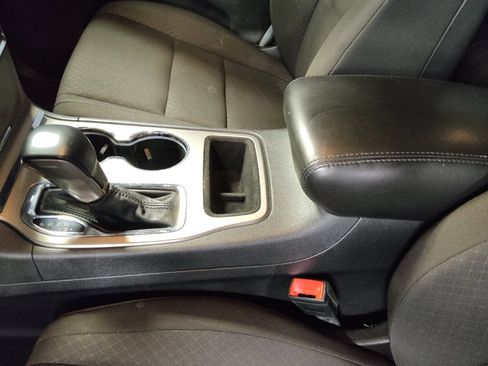 Used 2022 Jeep Grand Cherokee Laredo E RWD image 26