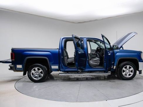 Used 2017 GMC Sierra 1500 SLT w/ Suspension Package, Off-Road image 13