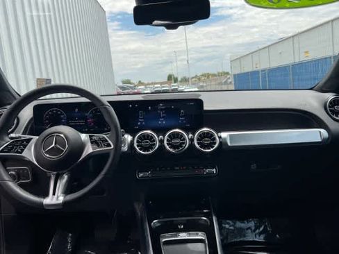 Used 2026 Mercedes-Benz GLB 250 4MATIC image 16